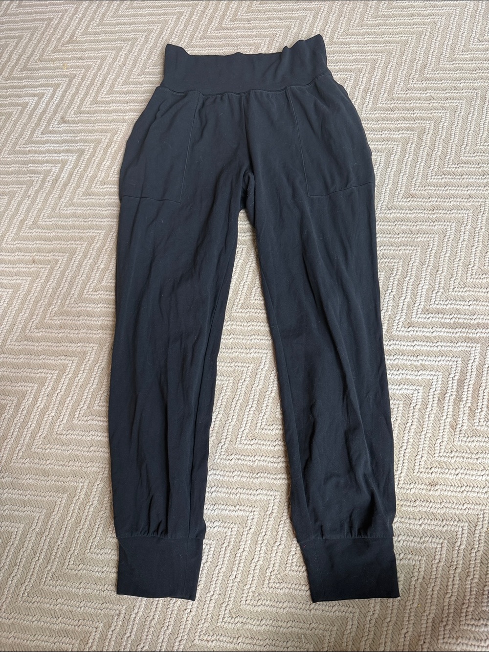 Athleta Salutation jogger in Powervita size small